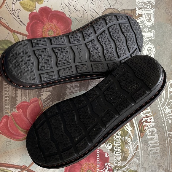 Clarks Ultimate Comfort shoes - Picture 3 of 3